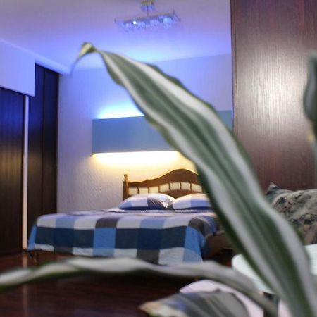 Two-Room Apartment Metro Levada Kharkov Luaran gambar