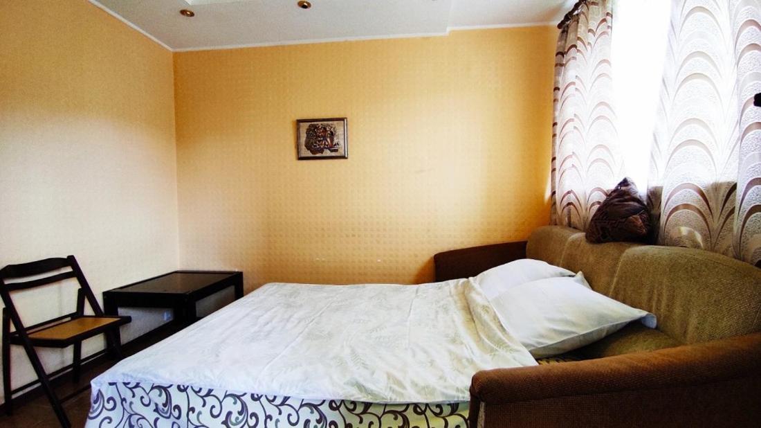 Two-Room Apartment Metro Levada Kharkov Luaran gambar